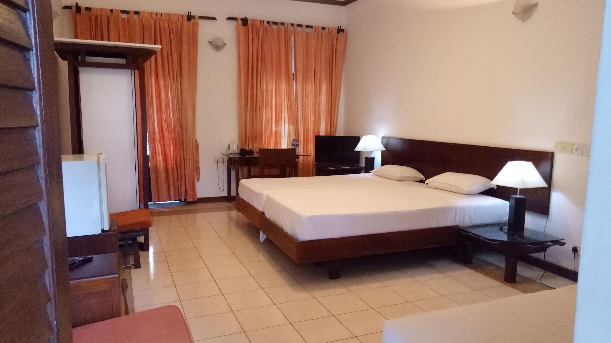 טרינקומאלה Welcombe Hotel מראה חיצוני תמונה