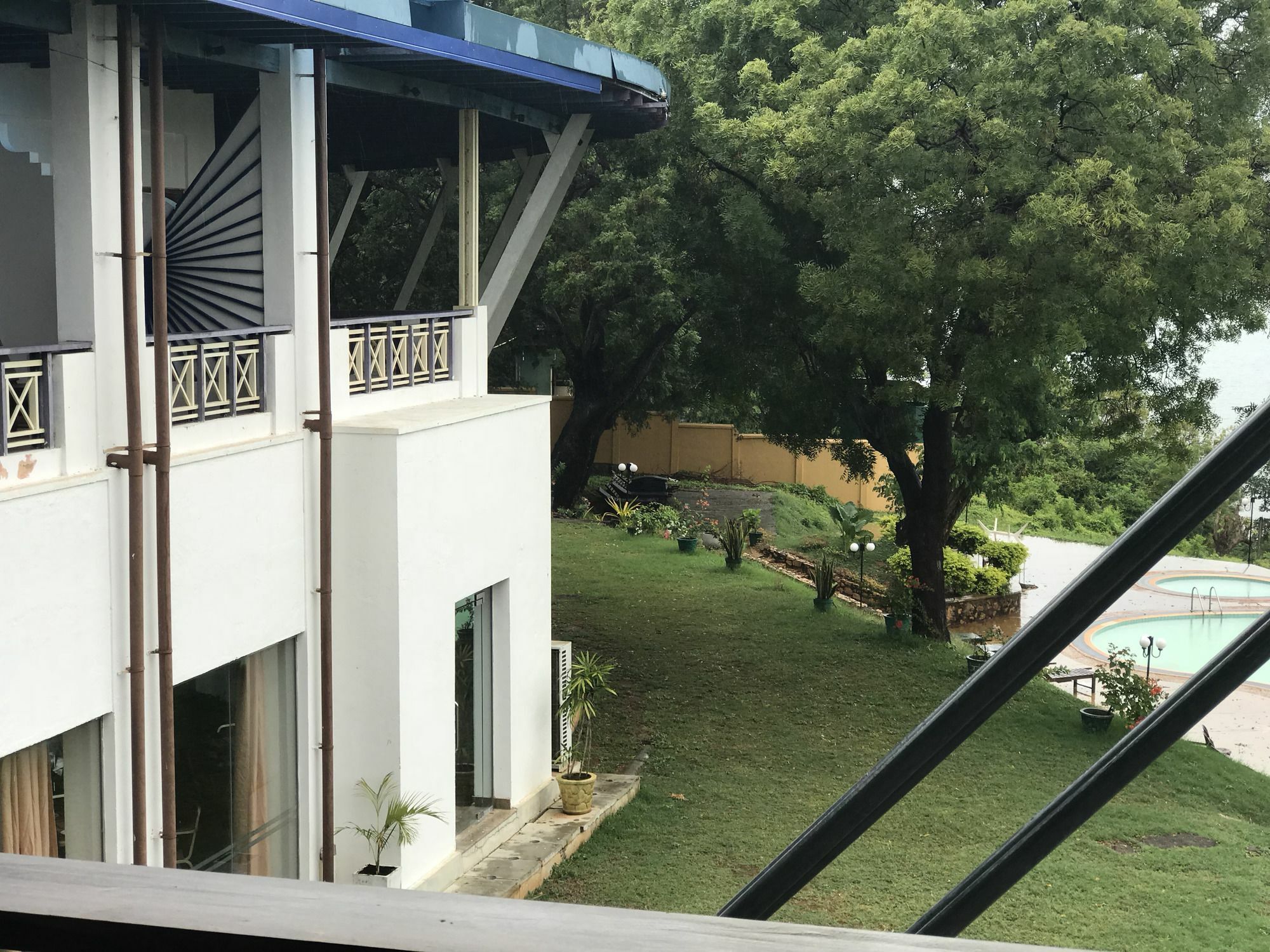 טרינקומאלה Welcombe Hotel מראה חיצוני תמונה
